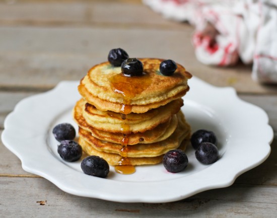 Comfy Belly: Fluffy Coconut Flour Pancakes