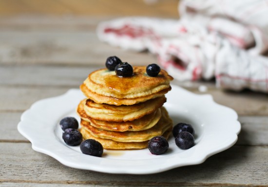 Comfy Belly: Fluffy Coconut Flour Pancakes