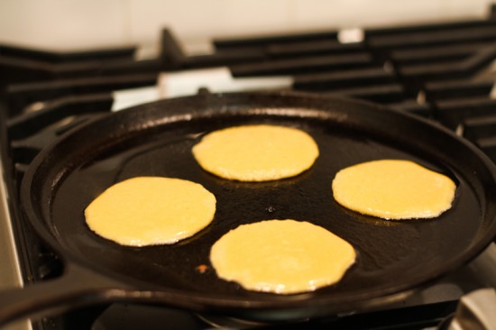 Comfy Belly: Fluffy Coconut Flour Pancakes