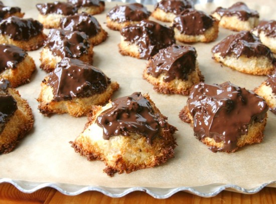 Macaroons dipped in chocolate Macaroons dipped in chocolate