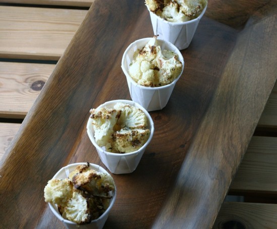 Cups of cauliflower popcorn