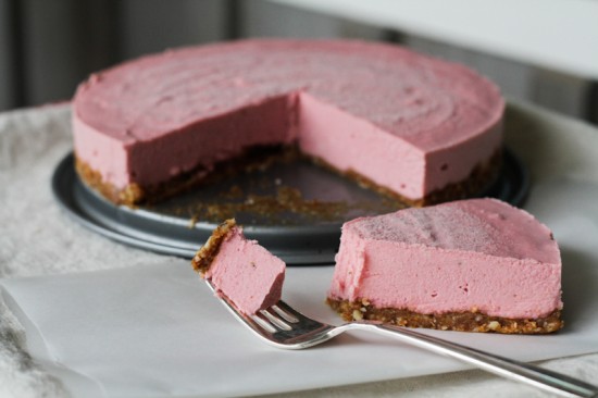 Raw Strawberry Cheesecake 