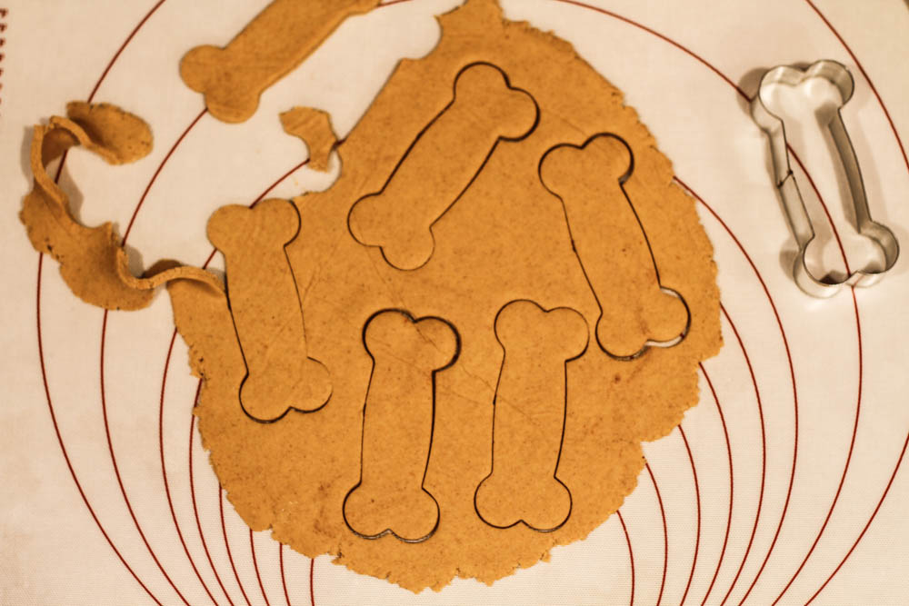 Gingerbread Dog Biscuits Comfy Belly