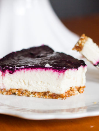 Raw Blackberry Cheesecake