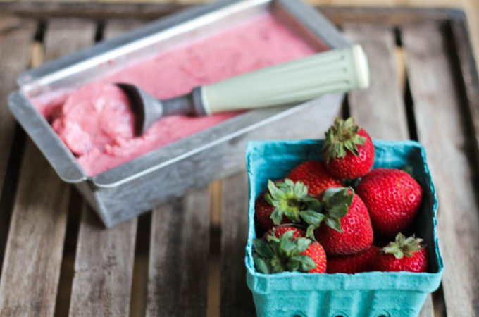 Comfy Belly: Strawberry Ripple FroYo