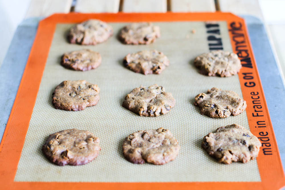 Comfy Belly: Oatmeal Raisin Cookies