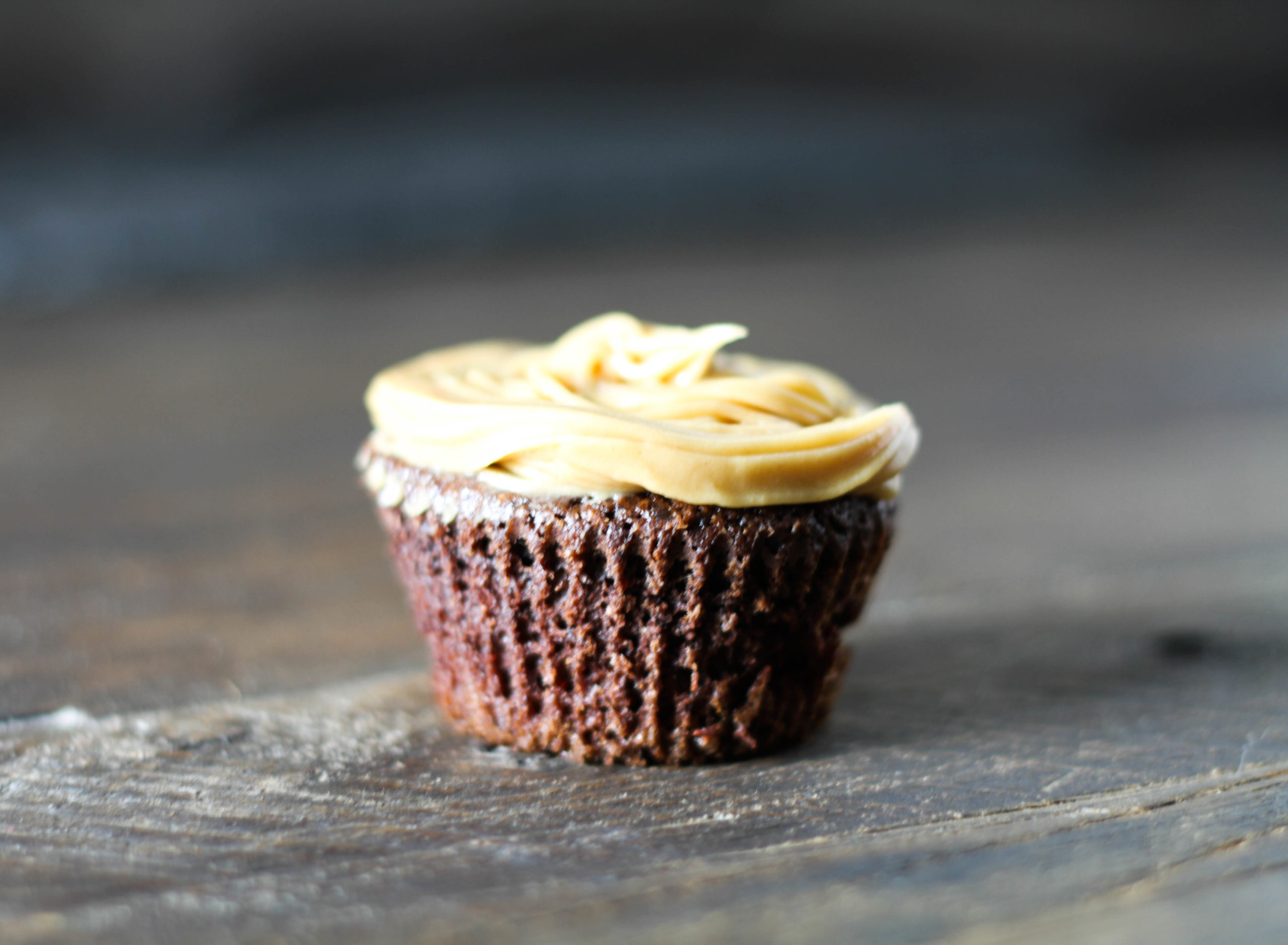 Nut butter cream frosting