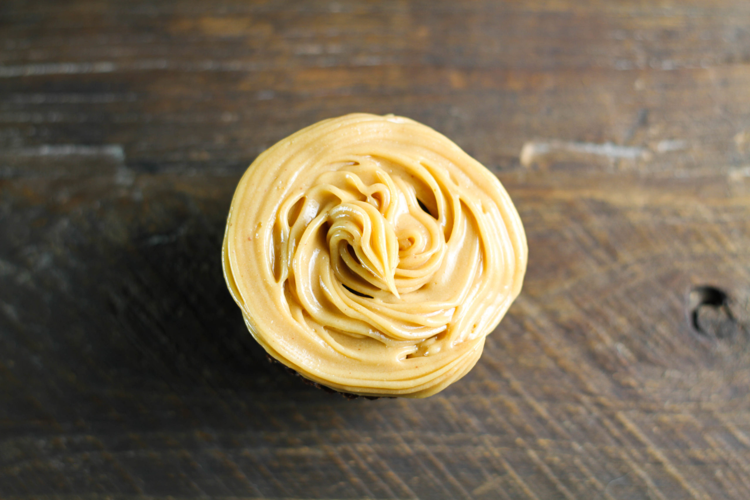 Nut butter cream frosting