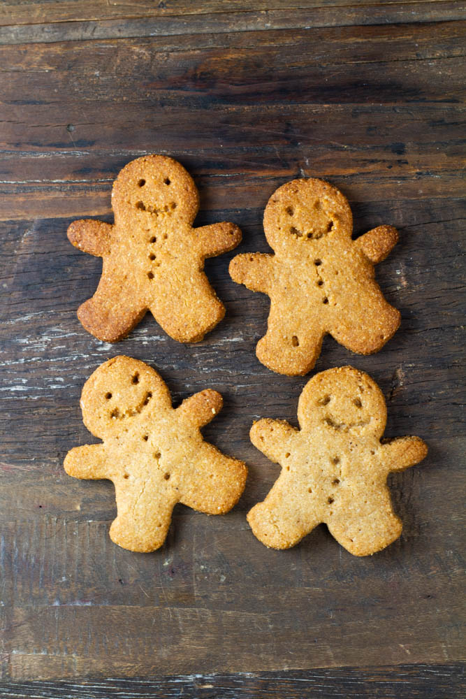 https://comfybelly.com/wp-content/uploads/2020/12/Gingerbread-Cookies-3-of-3.jpg
