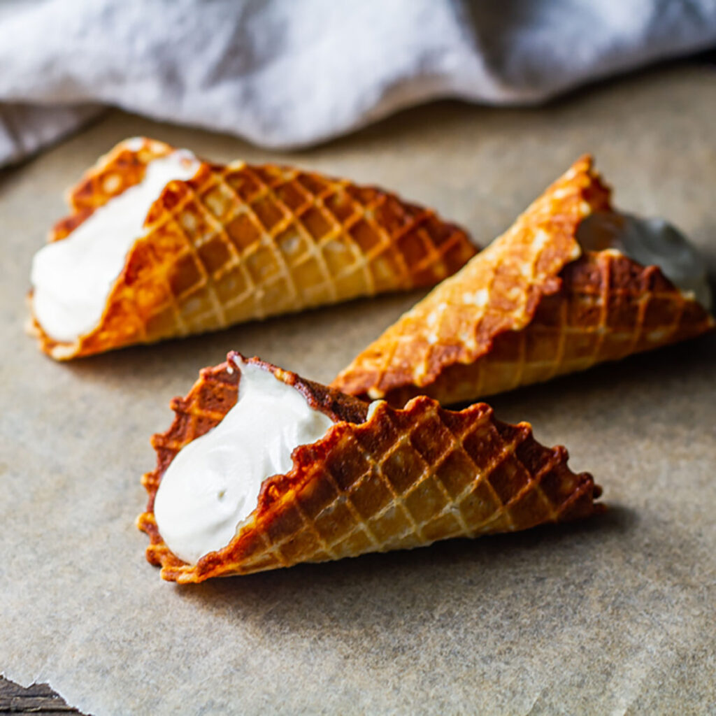 Mini Cheesecake Cones