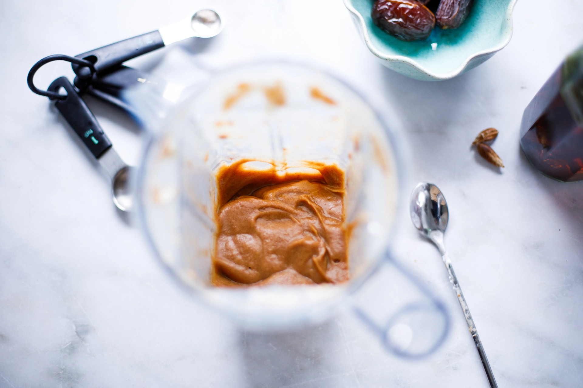 Caramel date sauce in blender