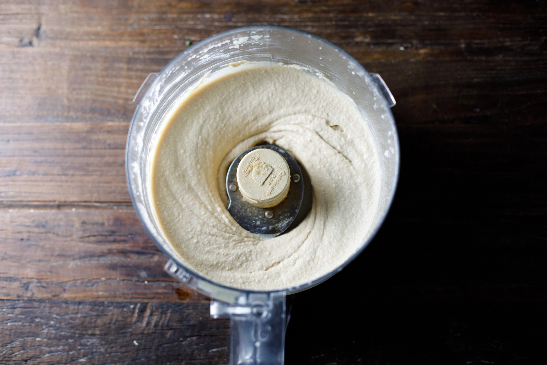 Hummus in food processor