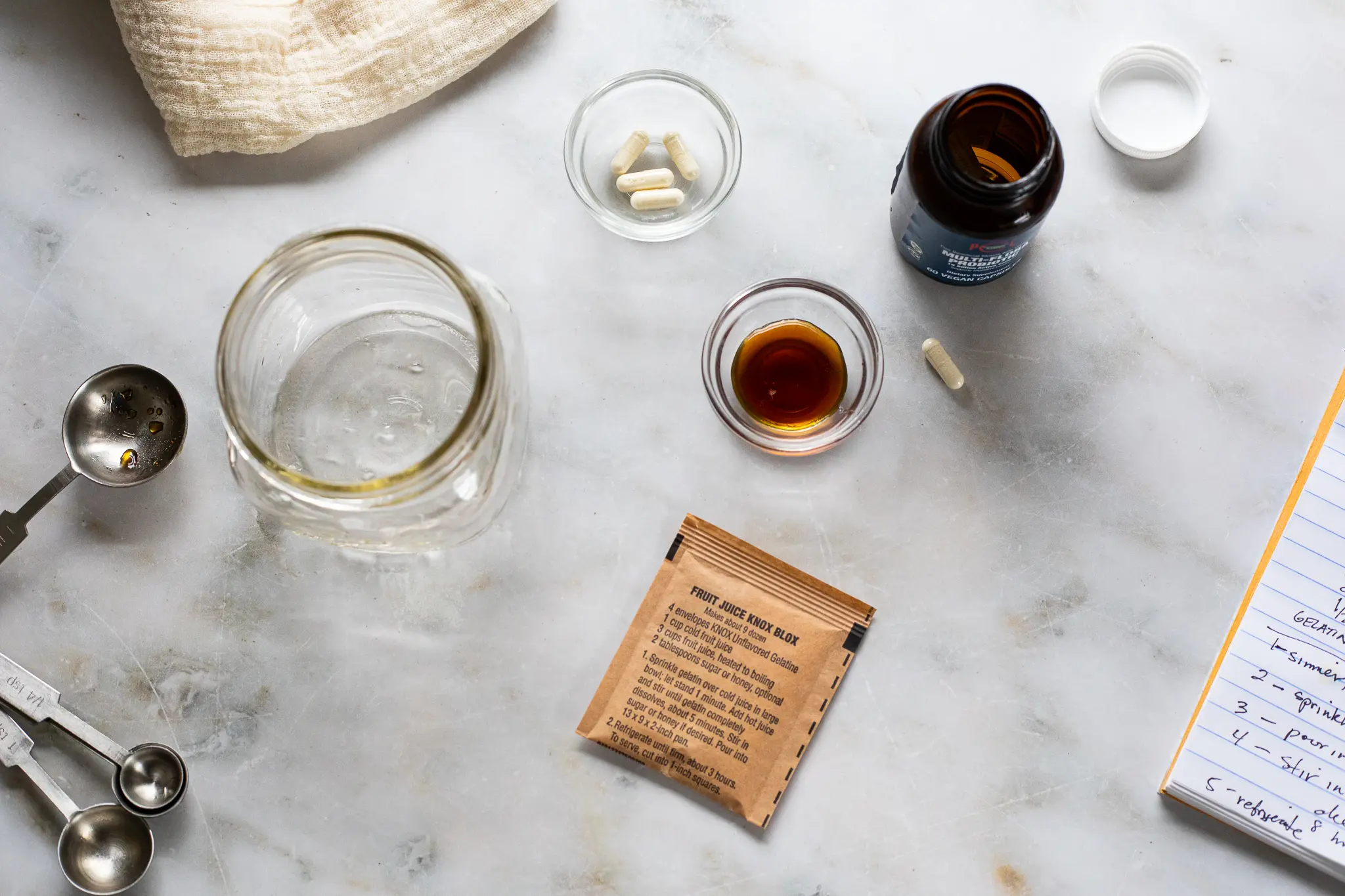 Coconut yogurt probiotic capsules and gelatin